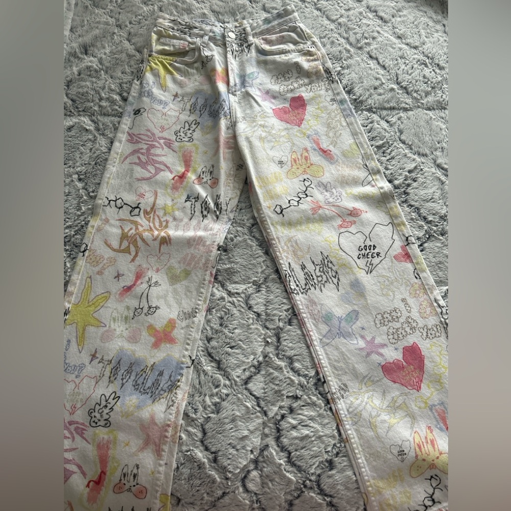 BERSHKA White Doodle Jeans (EUR 34/ USA 02)